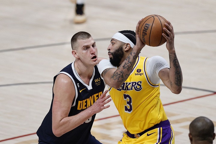 Anthony Davis recupera su confianza en el baloncesto